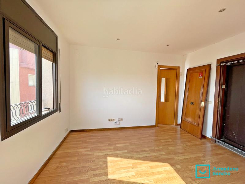 Foto be9051d7-9d9d-405b-8279-acabd00ffa98. Piso en carrer de berenguer mallol 5 piso con vistas al mar en Barcelona