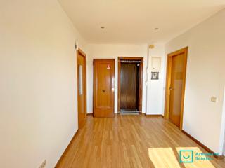 Etagenwohnung in Carrer de berenguer mallol 5. Piso con vistas al mar