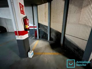 Motorcycle parking in Carrer de València