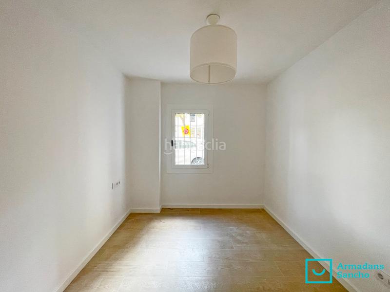 Foto fd0b2f79-a976-42d4-8c15-1f62efac9009. Piano terra in carrer de berenguer mallol 5 in Barceloneta Barcelona