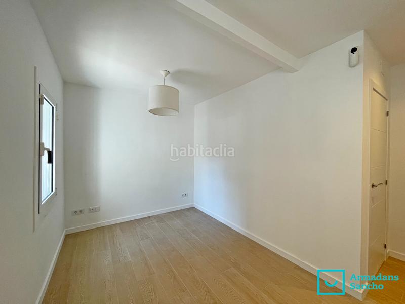 Foto 05a6a2b1-8eb7-4d41-9f3f-778c6334e690. Planta baja en carrer de berenguer mallol 5 en Barceloneta Barcelona