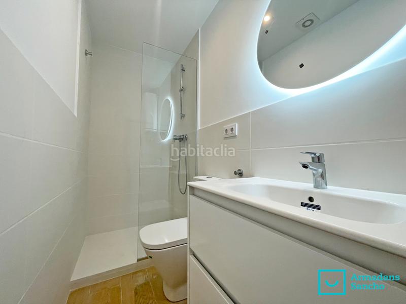 Foto b9d052b7-826f-4560-acf0-e8eed22cd71d. Planta baja en carrer de berenguer mallol 5 en Barceloneta Barcelona