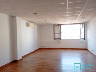 Miete Büro  Carrer d'enric granados. Oficina en enric granados