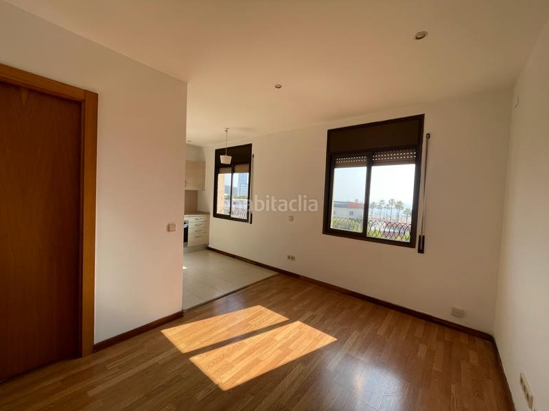 Foto 2cd1f832-9c05-4d05-b5bc-5a6e5503cfc6. Pis a carrer de berenguer mallol 5 a Barceloneta Barcelona