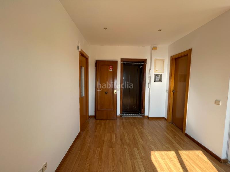 Foto 2f63799f-dca4-43d1-b58b-93dfee9e2b8b. Pis a carrer de berenguer mallol 5 a Barceloneta Barcelona