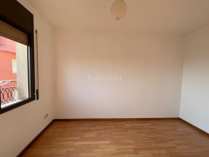 Foto f6c4718c-2602-4eb0-b681-18aeb67a0e99. Pis a carrer de berenguer mallol 5 a Barceloneta Barcelona