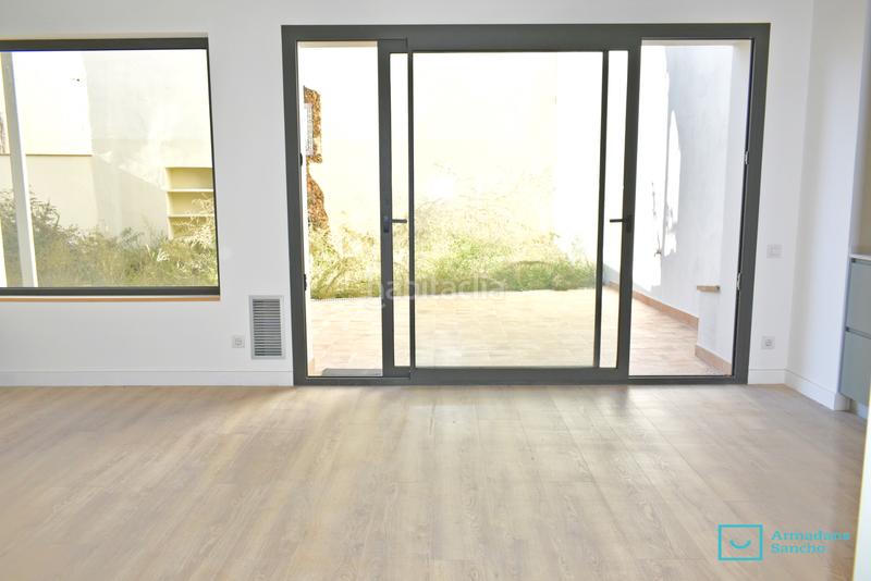 Foto 6b7bf1b4-c4f7-4387-968c-4bf9e958f9a4. Affitto piano terra con camino riscaldamento parcheggio in Tiana