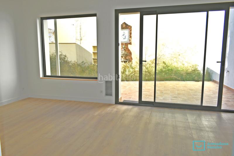 Foto 4e8ff8f2-2d0b-4c54-8fc5-70f1c7f31051. Alquiler planta baja en Tiana