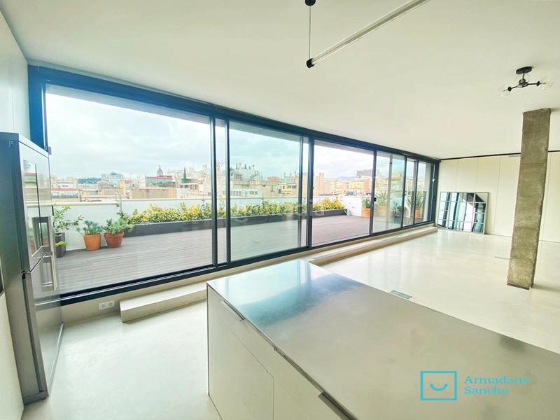 Foto 07a12b58-5990-4ee4-aa7c-82b19e72b708. Rent office space in carrer de roger de llúria 44 in Barcelona