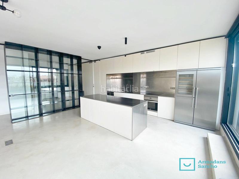 Foto 144e5018-3807-4d8c-b554-df24d92cbd09. Rent office space in carrer de roger de llúria 44 in Barcelona