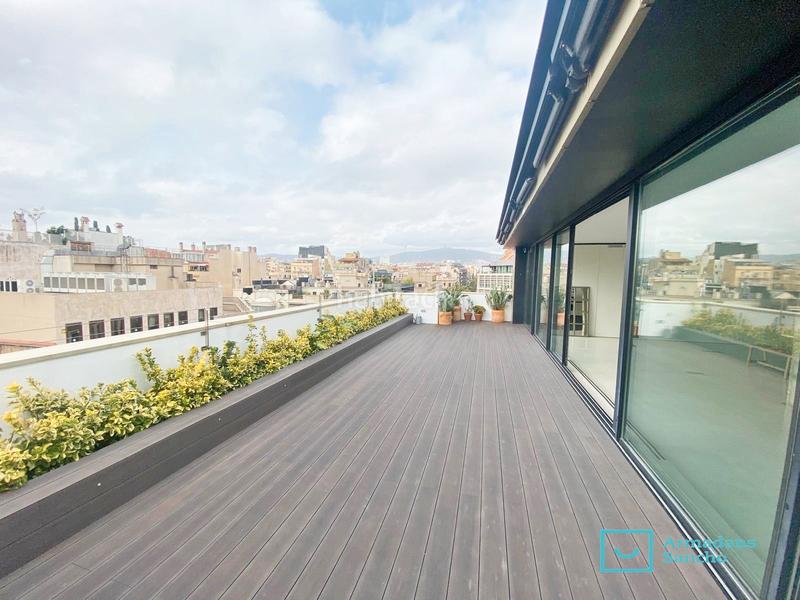 Foto 3250ba03-1bb7-47d1-94e1-841cc43f6d26. Rent office space in carrer de roger de llúria 44 in Barcelona