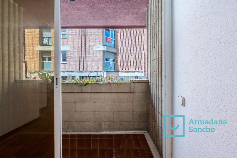 Foto 8a38725b-9f20-45aa-9229-1d694b25eb13. Piso en carrer de pau alsina 71 exclusiva vivienda con balcón y patio privado – amplitud, funcionalidad y gran potencial en Barcelona