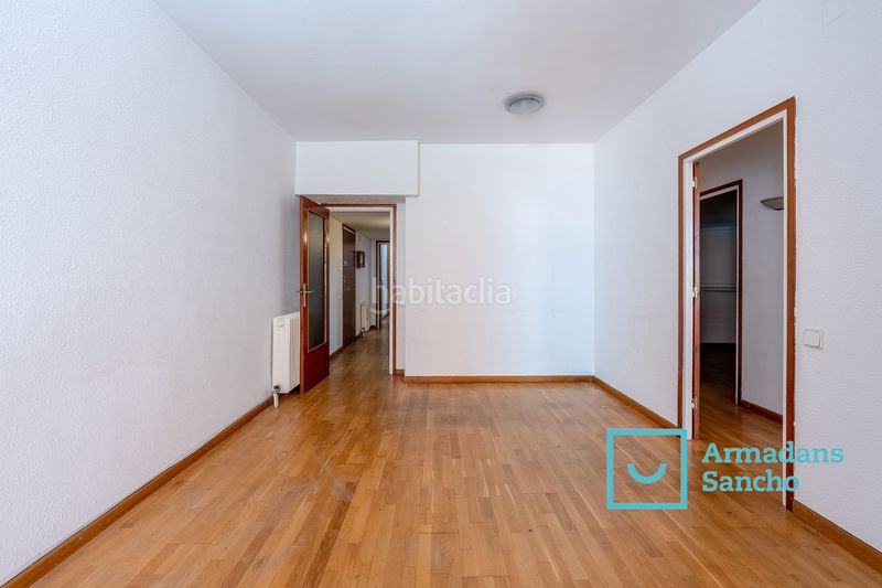 Foto 8f9265e7-b7d5-4692-81dd-2942ce1c41b9. Piso en carrer de pau alsina 71 exclusiva vivienda con balcón y patio privado – amplitud, funcionalidad y gran potencial en Barcelona