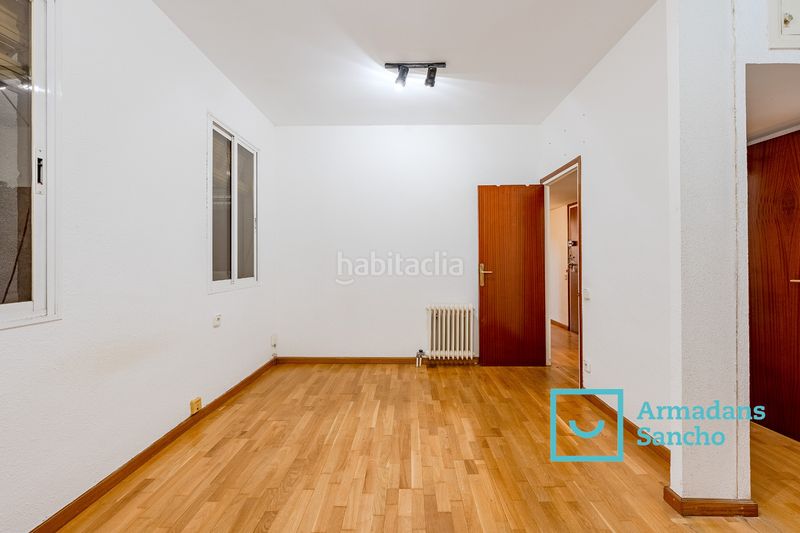 Foto e90844e9-8f4f-49e5-83b4-c79eb8689174. Piso en carrer de pau alsina 71 exclusiva vivienda con balcón y patio privado – amplitud, funcionalidad y gran potencial en Barcelona