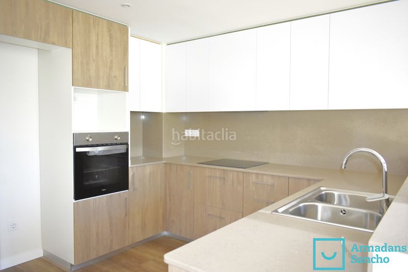 Foto 31b84354-27d4-42f5-bd1b-6b6c96f8654d. Alquiler piso en carrer valència 4 piso de obra nueva de 108 m² con terraza y parking en Tiana