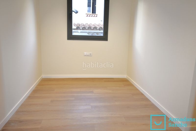Foto 7c84c417-bf1f-4bf8-97ff-e1ecd82f89f2. Alquiler piso en carrer valència 4 piso de obra nueva de 108 m² con terraza y parking en Tiana