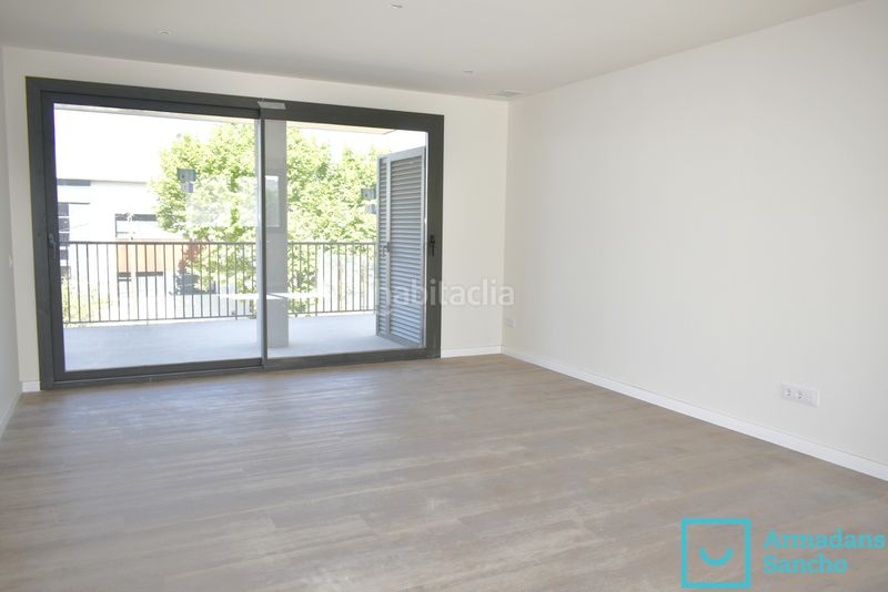 Foto 7cb941a6-91b1-4d27-badf-13e532269be6. Alquiler piso en carrer valència 4 piso de obra nueva de 108 m² con terraza y parking en Tiana