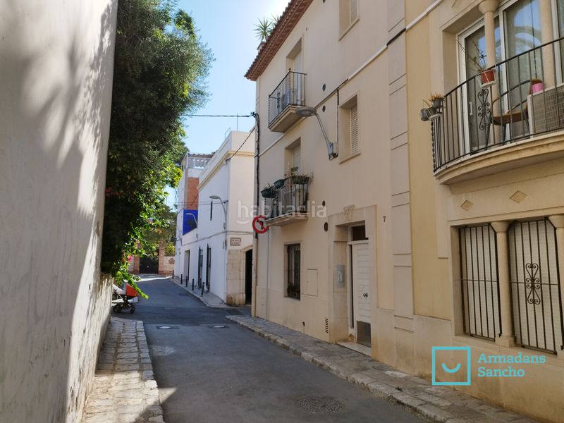 Foto d0be650a-d4dd-48d4-9bef-b9582550b51e. Àtic a carrer de sant isidre 7 a Centre Sitges