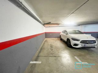 Affitto Posto auto  Carrer d'homer. Plaza de aparcamiento en alquiler en sarrià-el putxet