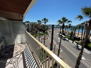 Apartament a Platja de Ponent. Apartamento en primera linea de mar
