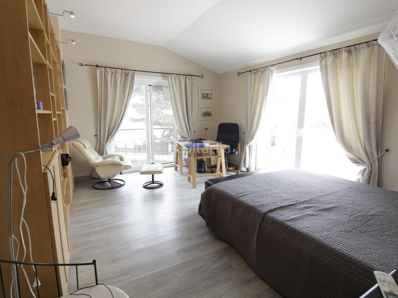 Foto b3eb132b-9dda-48f4-b6a6-c821a7ad8398. Xalet amb aparcament a Perelló (El)