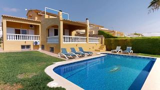 Chalet  Calle calle margallo. Villa frente al mar