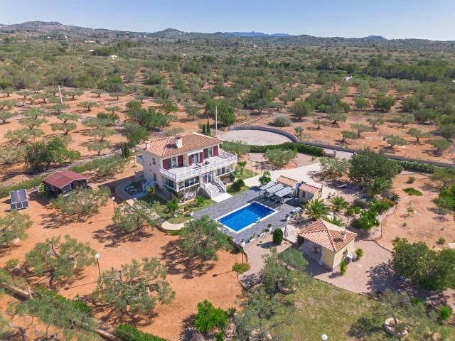Foto 7e04903c-c841-48ba-ac0a-2dd4ad6f968d. Haus mit heizung pool in Ampolla (L´)