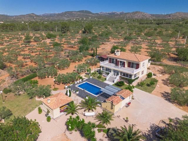 Foto be67f8d6-d2d5-48c3-afea-1d6348a06ddf. Haus mit heizung pool in Ampolla (L´)