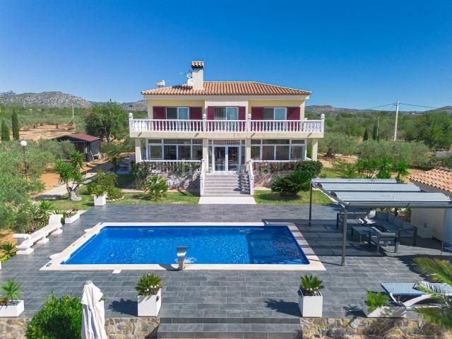 Foto d7f24fad-0b5d-47c4-80c5-4ff98ac93716. Haus mit heizung pool in Ampolla (L´)