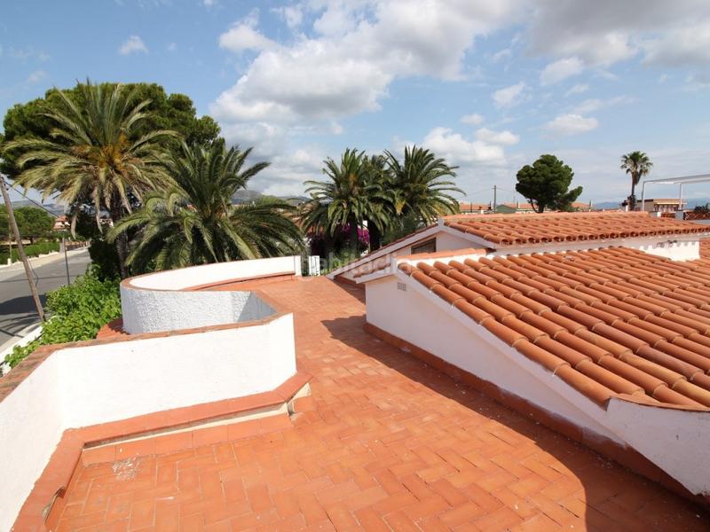 Foto 3a5e30fa-850c-48b9-a2e8-1f44b5e54c87. Casa amb aparcament piscina a Centre Miami Platja