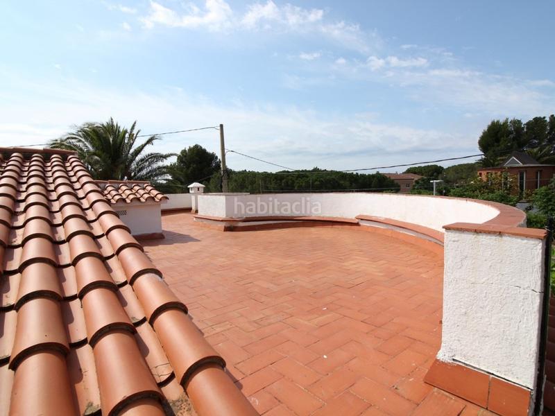 Foto 6cb92456-94c0-4ab8-b51d-228e6660f169. Casa amb aparcament piscina a Centre Miami Platja