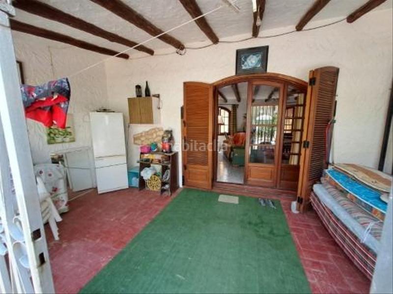Foto ed1670b1-a173-4517-8971-fd60204d2312. Casa amb aparcament piscina a Centre Miami Platja