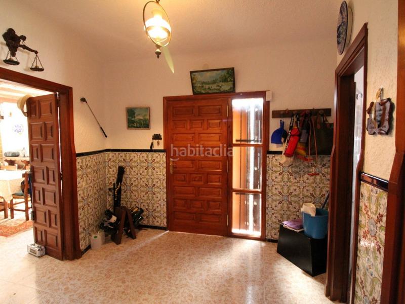 Foto fd282f2a-e927-48e7-b6f3-e3c3020f4943. Casa amb aparcament piscina a Centre Miami Platja