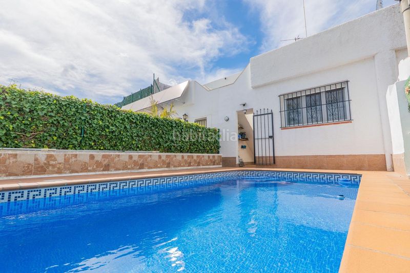 Foto cc896ac9-ed99-480c-ad60-23d273d30257. Xalet amb aparcament piscina a Deltebre