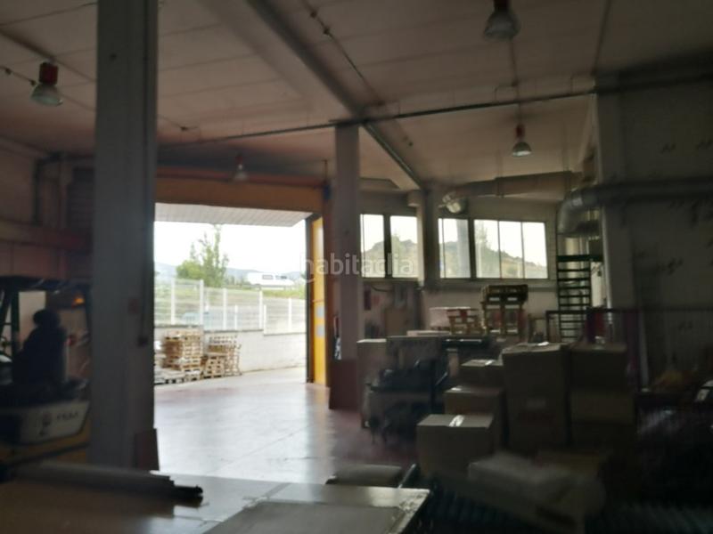 Foto 86bc5b6d-c7ca-47b1-85af-262876bc2761. Capannone industriale in poligono industrial-comercial montigala de Badalona. 56 in Badalona