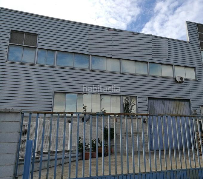 Foto 891bcf48-31e3-4ac5-8652-d3d6cf181ff3. Nave industrial en poligono industrial-comercial montigala de Badalona. 56 en Badalona