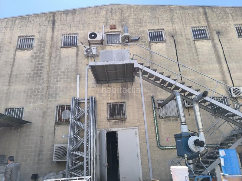 Foto 1f8855cf-a424-412a-8412-b2227419a913. Rent industrial building in Bon Pastor Barcelona