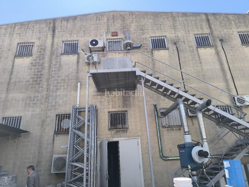 Foto 5c2bc03a-6b8e-4564-a604-f7b42387f185. Rent industrial building in Bon Pastor Barcelona