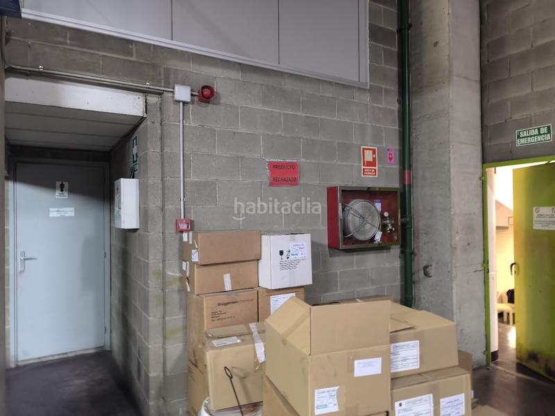 Foto 71ff7bed-5a61-4654-8b22-52f6cfc728ee. Rent industrial building in Bon Pastor Barcelona