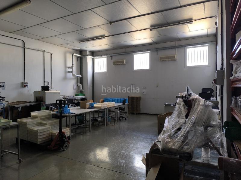 Foto 4157e3f3-99b9-4d07-8a73-aa38696867a1. Alquiler nave industrial en Bon Pastor Barcelona