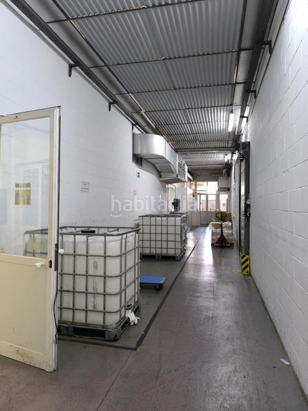Foto 6a5ca00d-0306-4902-a88d-a7a2e7206369. Alquiler nave industrial en Bon Pastor Barcelona