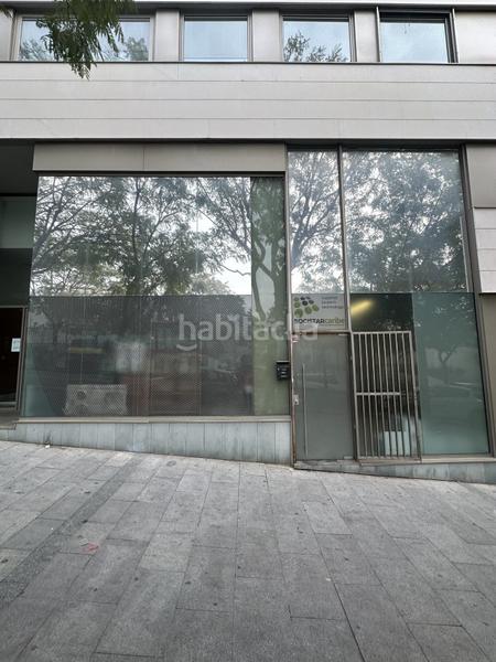 Foto 68d08a17-3367-4f2d-824b-6f23862ff171. Local comercial a ernest lluch 5 a Collblanc Hospitalet de Llobregat (L´)
