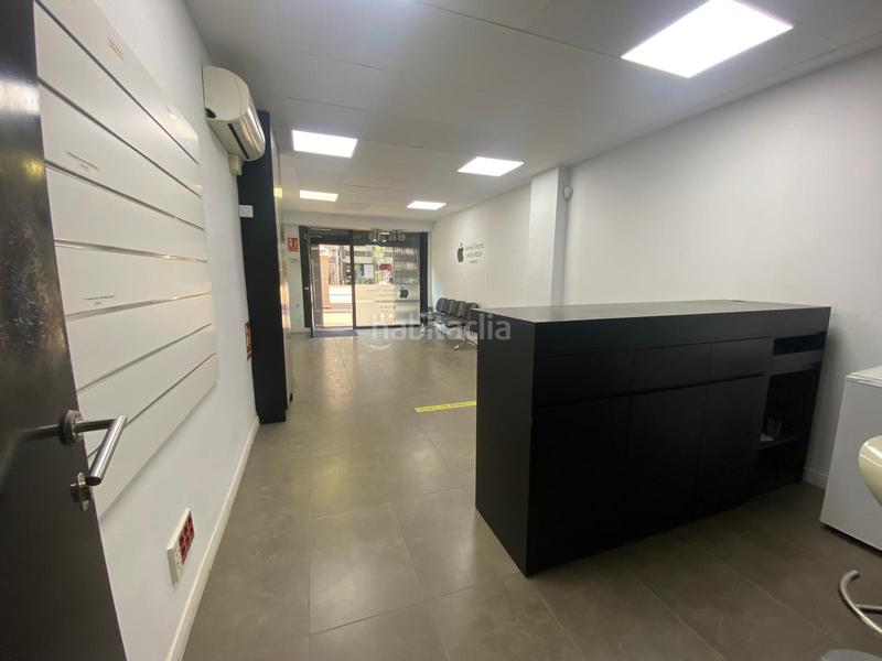 Foto 17e3accb-8875-48a6-b3bb-c3f1ef514e74. Alquiler local comercial en mistral 17 en Sant Antoni Barcelona