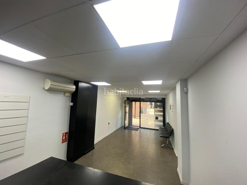 Foto 8a58cc83-26e7-4251-9040-26e642706670. Lloguer local comercial a mistral 17 a Sant Antoni Barcelona