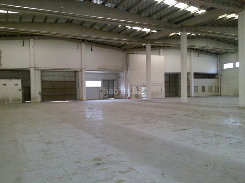 Foto 3fcc352b-ea9b-4b48-b0d5-7a2db57233f1. Affitto capannone industriale in poligono sud in Papiol (El)