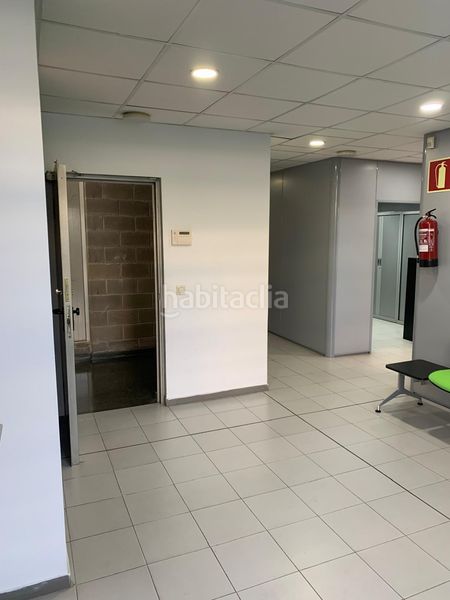 Foto 774ee53b-e106-4229-a39c-0dfab237a0d0. Nau industrial a poligono pedrosa a Granvia LH Hospitalet de Llobregat (L´)
