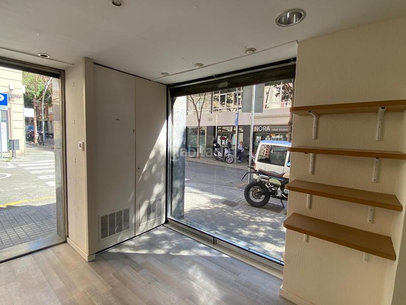 Foto 4c6fe23c-b2ee-4a92-b09b-27ee5d6a6c48. Alquiler local comercial en artesa de segre 12 en Barcelona