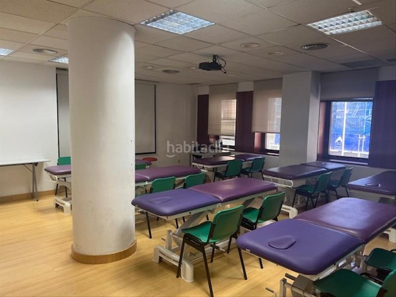 Foto 18af7cae-2b8b-496d-a44e-9fe23da53206. Local comercial a del comte de salvatierra 5-15 a Barcelona