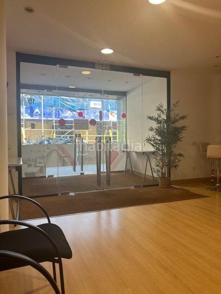 Foto 2bbf84fa-5931-428e-b5bd-2b97bc3d4837. Local comercial a del comte de salvatierra 5-15 a Barcelona