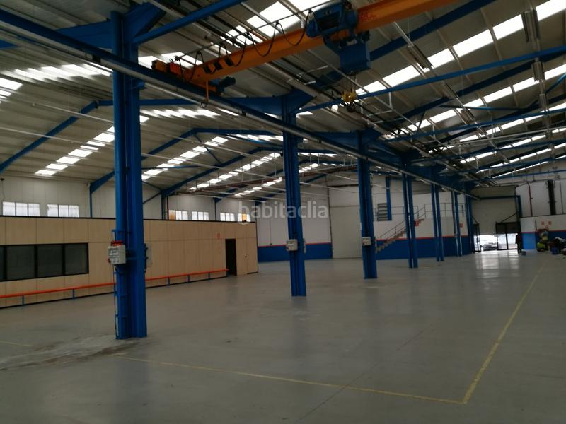 Foto aff5bc9f-600f-4ee3-a348-4b9f60e6b0ba. Location bâtiment à usage industriel dans poligono fontsanta dans Sant Joan Despí